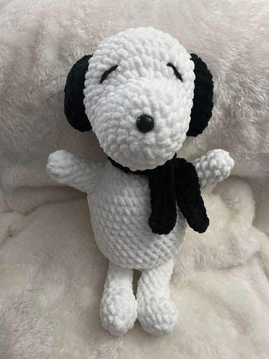 CROCHET SNOOPY PLUSHIE