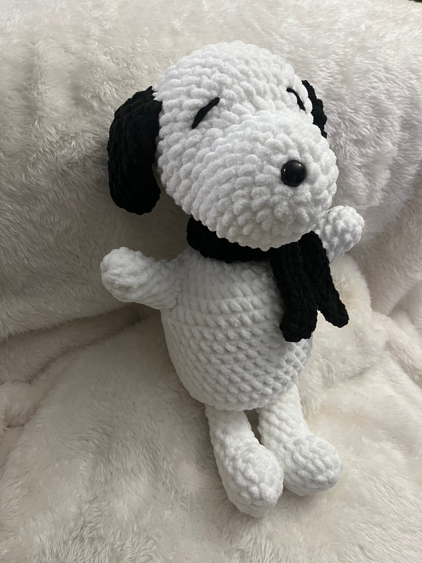 CROCHET SNOOPY PLUSHIE